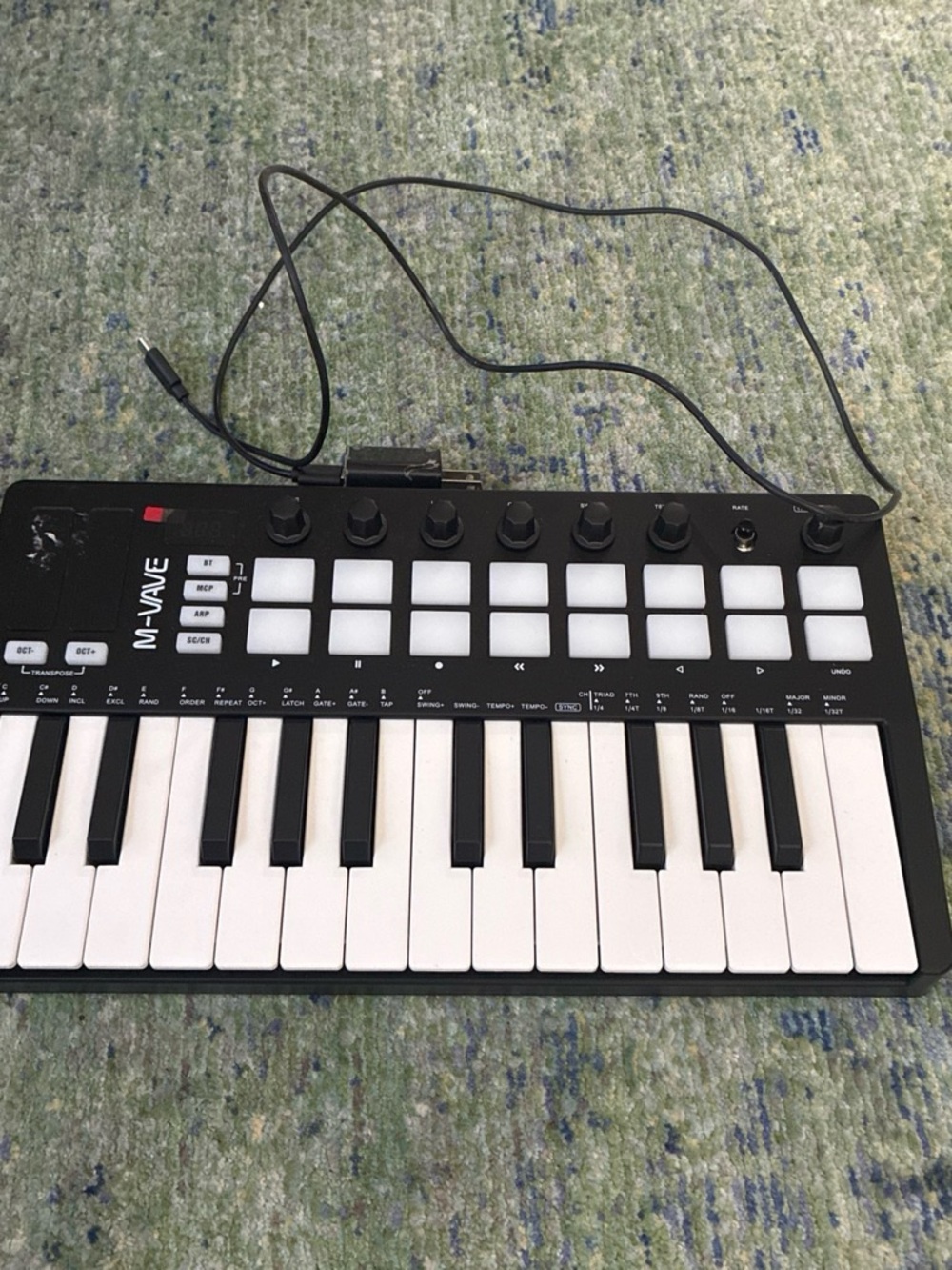 32-Key MIDI Controller Keyboard — Black and White